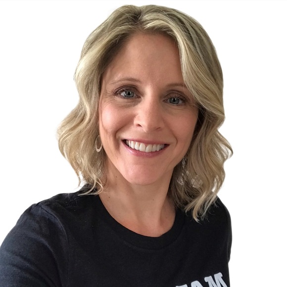 Hello My Name is Nicole - Picture 2 of 4